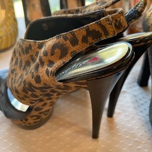 Animal print Heels size 7 new